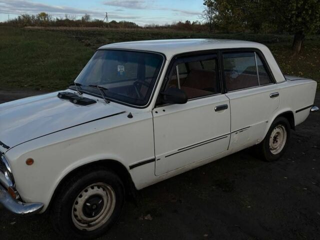 Белый ВАЗ 2101, объемом двигателя 0 л и пробегом 125 тыс. км за 404 $, фото 2 на Automoto.ua