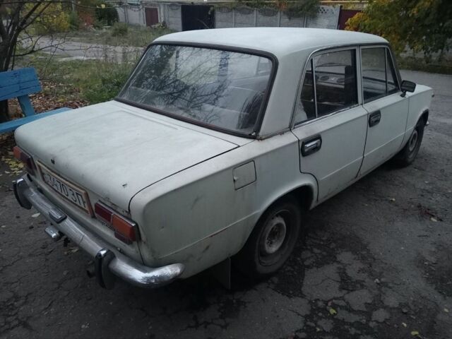 ВАЗ 2101 1977 в Запорожье на Automoto.ua Белый ВАЗ 2101, объемом двигателя 1.3 л и пробегом 300 тыс. км за 500 $, фото 1 на Automoto.ua