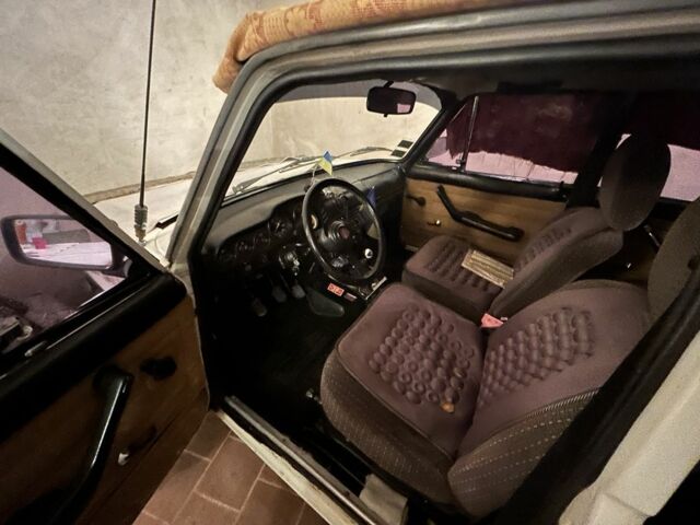 Белый ВАЗ 2101, объемом двигателя 0 л и пробегом 100 тыс. км за 1000 $, фото 2 на Automoto.ua