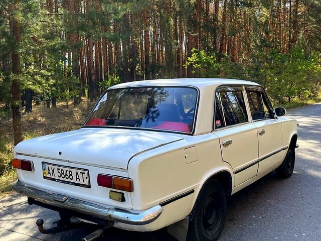Белый ВАЗ 2101, объемом двигателя 1.2 л и пробегом 200 тыс. км за 550 $, фото 2 на Automoto.ua