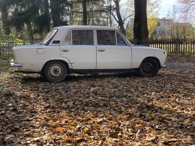 Белый ВАЗ 2101, объемом двигателя 1.5 л и пробегом 99 тыс. км за 358 $, фото 3 на Automoto.ua