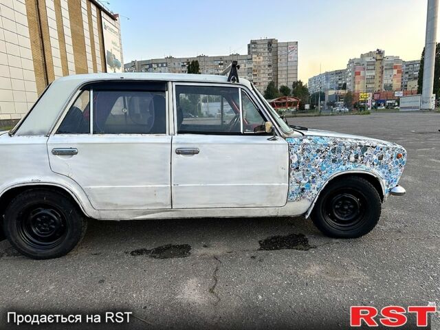 Белый ВАЗ 2101, объемом двигателя 1.2 л и пробегом 150 тыс. км за 300 $, фото 3 на Automoto.ua