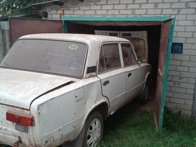 Белый ВАЗ 2101, объемом двигателя 0 л и пробегом 300 тыс. км за 121 $, фото 3 на Automoto.ua