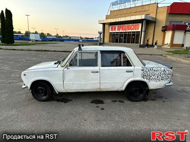 Белый ВАЗ 2101, объемом двигателя 1.2 л и пробегом 150 тыс. км за 300 $, фото 2 на Automoto.ua