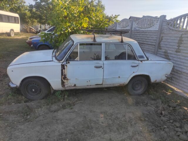 Белый ВАЗ 2101, объемом двигателя 0 л и пробегом 300 тыс. км за 310 $, фото 3 на Automoto.ua