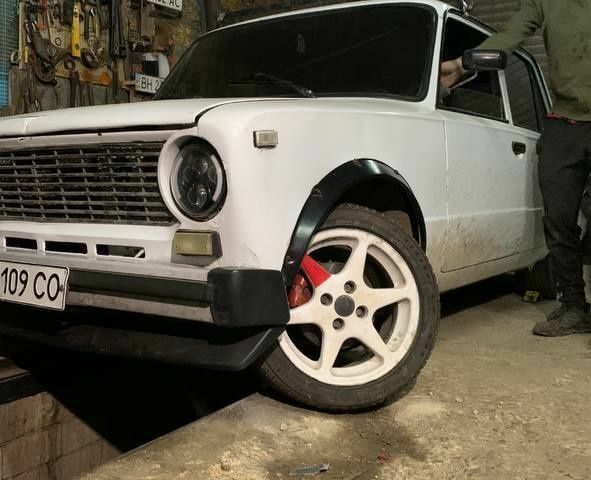 Белый ВАЗ 2101, объемом двигателя 0 л и пробегом 100 тыс. км за 1600 $, фото 2 на Automoto.ua