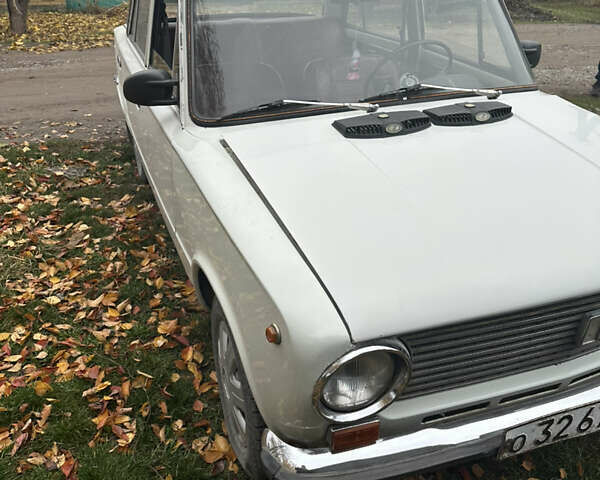 Белый ВАЗ 2101, объемом двигателя 1.3 л и пробегом 800 тыс. км за 663 $, фото 4 на Automoto.ua