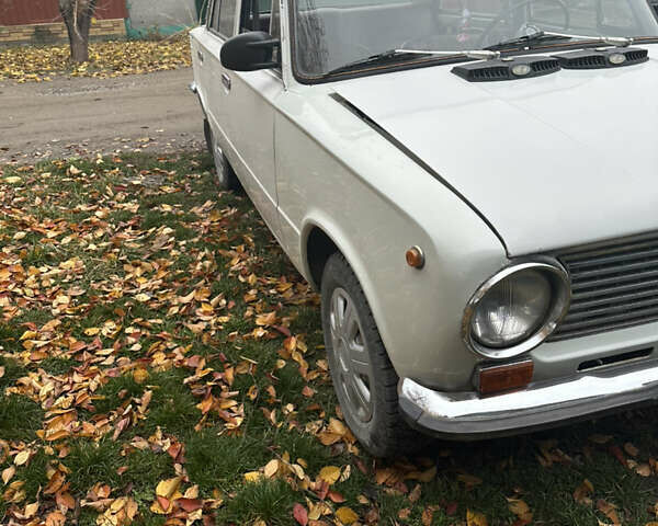 Белый ВАЗ 2101, объемом двигателя 1.3 л и пробегом 800 тыс. км за 663 $, фото 5 на Automoto.ua