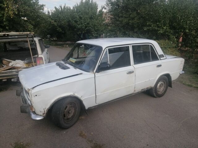 Белый ВАЗ 2101, объемом двигателя 1 л и пробегом 300 тыс. км за 258 $, фото 4 на Automoto.ua
