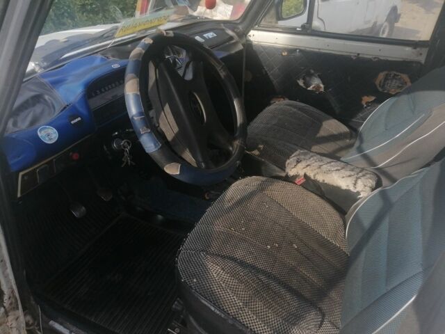 Белый ВАЗ 2101, объемом двигателя 1 л и пробегом 300 тыс. км за 258 $, фото 5 на Automoto.ua