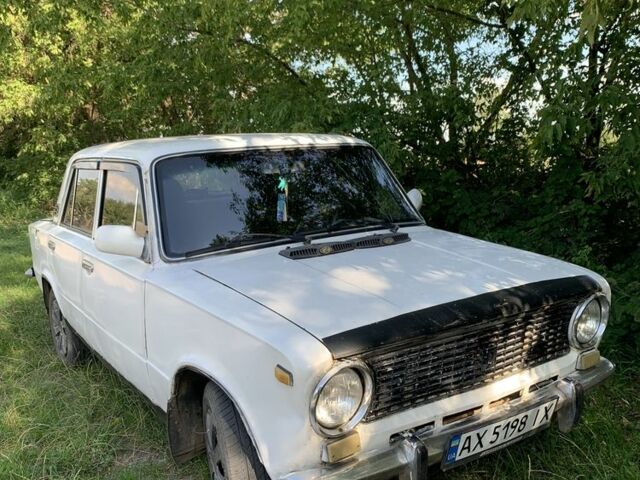 Белый ВАЗ 2101, объемом двигателя 1.3 л и пробегом 225 тыс. км за 400 $, фото 4 на Automoto.ua