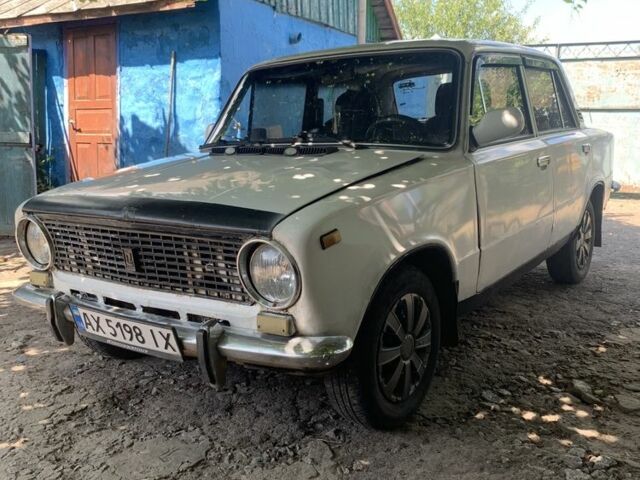 Белый ВАЗ 2101, объемом двигателя 1.3 л и пробегом 225 тыс. км за 400 $, фото 1 на Automoto.ua