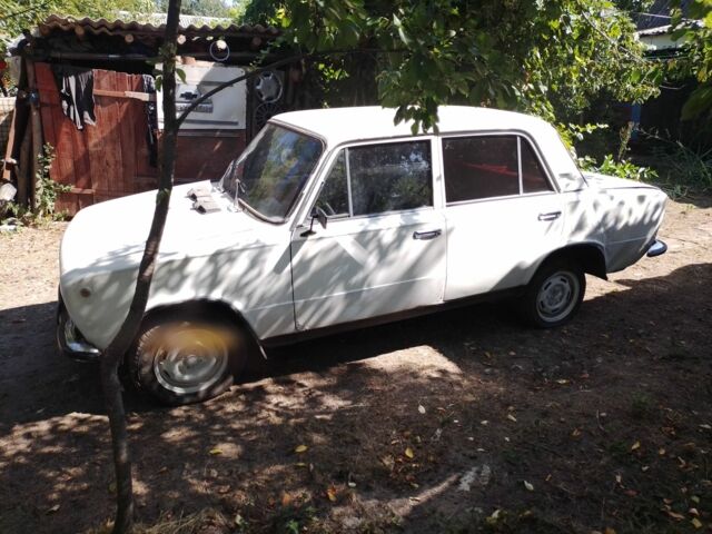 Белый ВАЗ 2101, объемом двигателя 1 л и пробегом 94 тыс. км за 352 $, фото 2 на Automoto.ua