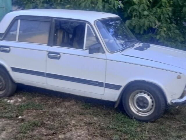 Белый ВАЗ 2101, объемом двигателя 0 л и пробегом 300 тыс. км за 408 $, фото 1 на Automoto.ua