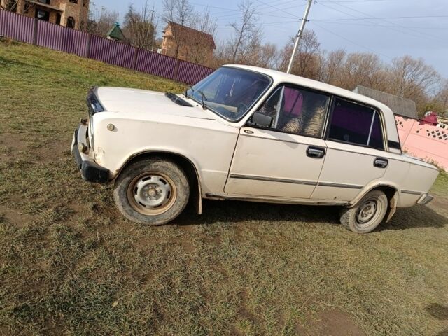 Белый ВАЗ 2101, объемом двигателя 0 л и пробегом 300 тыс. км за 380 $, фото 3 на Automoto.ua