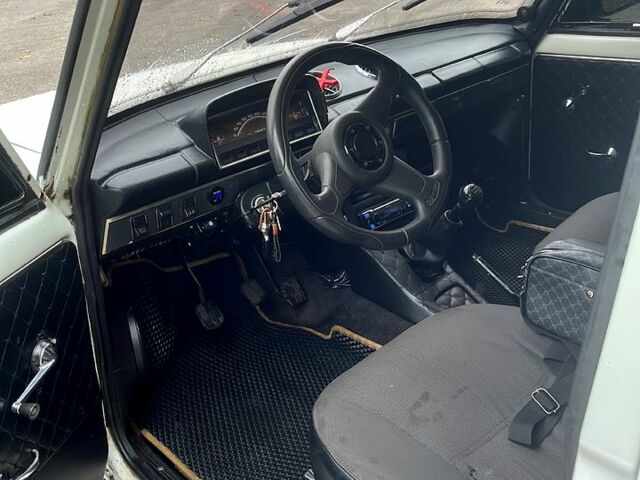 Білий ВАЗ 2101, об'ємом двигуна 1.2 л та пробігом 0 тис. км за 1100 $, фото 6 на Automoto.ua