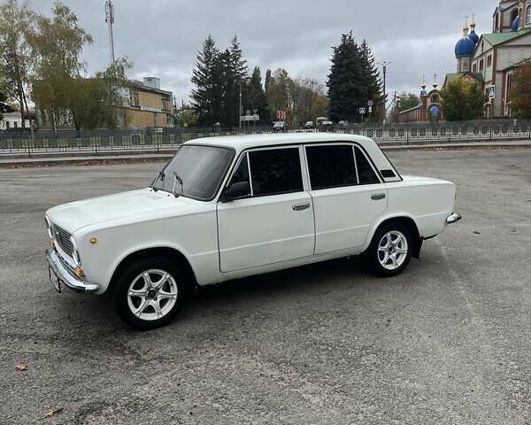Белый ВАЗ 2101, объемом двигателя 1.2 л и пробегом 165 тыс. км за 1000 $, фото 3 на Automoto.ua