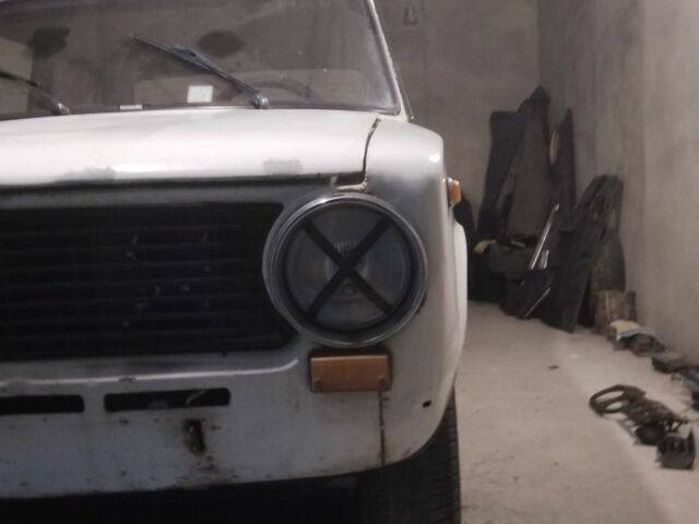 Белый ВАЗ 2101, объемом двигателя 1.2 л и пробегом 100 тыс. км за 358 $, фото 1 на Automoto.ua