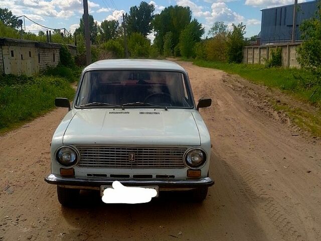 Белый ВАЗ 2101, объемом двигателя 1.3 л и пробегом 350 тыс. км за 650 $, фото 1 на Automoto.ua