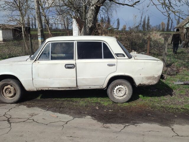 Белый ВАЗ 2101, объемом двигателя 1 л и пробегом 350 тыс. км за 328 $, фото 6 на Automoto.ua