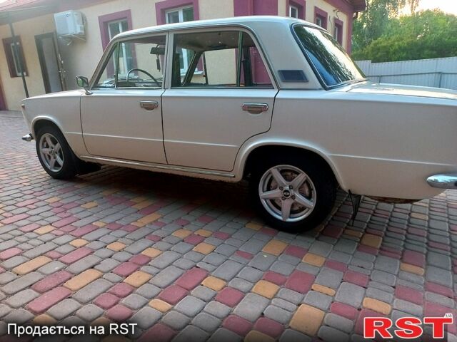 Белый ВАЗ 2101, объемом двигателя 1.2 л и пробегом 105 тыс. км за 1500 $, фото 5 на Automoto.ua