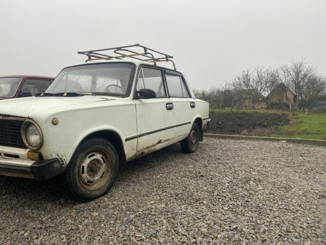 Белый ВАЗ 2101, объемом двигателя 0 л и пробегом 150 тыс. км за 350 $, фото 2 на Automoto.ua