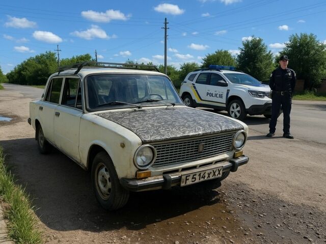 Белый ВАЗ 2101, объемом двигателя 1 л и пробегом 350 тыс. км за 328 $, фото 7 на Automoto.ua