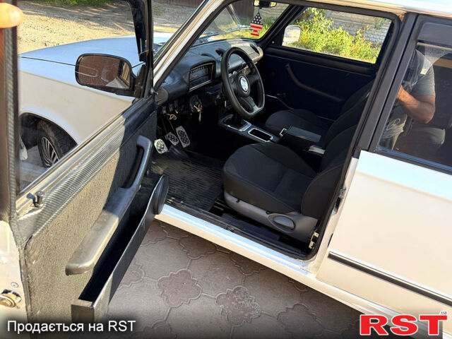 Белый ВАЗ 2101, объемом двигателя 1.2 л и пробегом 333 тыс. км за 875 $, фото 9 на Automoto.ua