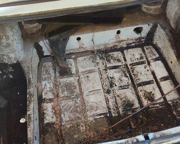 Белый ВАЗ 2101, объемом двигателя 0 л и пробегом 100 тыс. км за 500 $, фото 1 на Automoto.ua