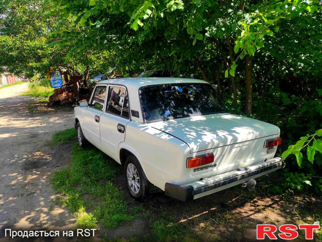 Белый ВАЗ 2101, объемом двигателя 1.5 л и пробегом 100 тыс. км за 1200 $, фото 2 на Automoto.ua