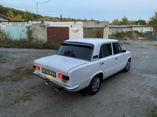 Белый ВАЗ 2101, объемом двигателя 1.3 л и пробегом 100 тыс. км за 700 $, фото 2 на Automoto.ua