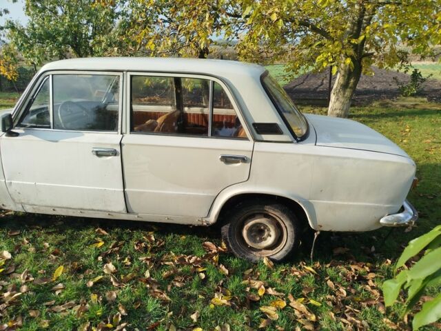 Белый ВАЗ 2101, объемом двигателя 1 л и пробегом 3 тыс. км за 476 $, фото 2 на Automoto.ua