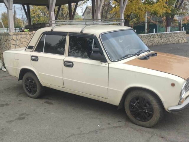 Белый ВАЗ 2101, объемом двигателя 1.2 л и пробегом 50 тыс. км за 1000 $, фото 2 на Automoto.ua