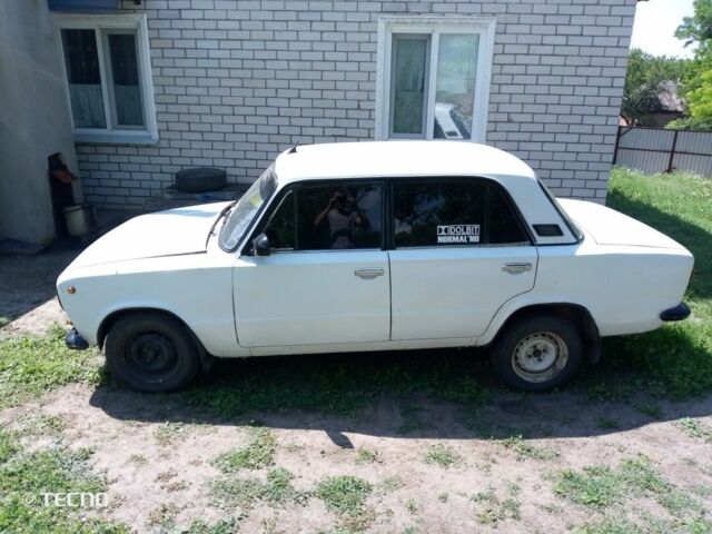 Белый ВАЗ 2101, объемом двигателя 2 л и пробегом 270 тыс. км за 567 $, фото 2 на Automoto.ua