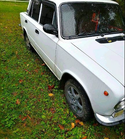 ВАЗ 2101 1987 в Сторожинце на Automoto.ua Белый ВАЗ 2101, объемом двигателя 1.3 л и пробегом 120 тыс. км за 750 $, фото 4 на Automoto.ua