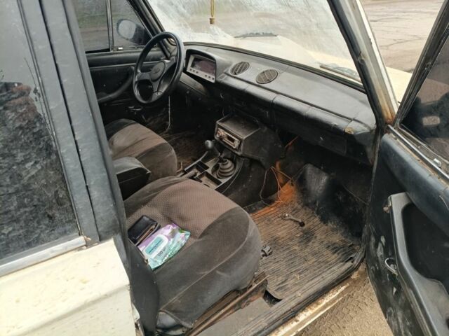 Белый ВАЗ 2101, объемом двигателя 2 л и пробегом 345 тыс. км за 190 $, фото 3 на Automoto.ua