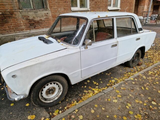 Белый ВАЗ 2101, объемом двигателя 2 л и пробегом 97 тыс. км за 310 $, фото 4 на Automoto.ua