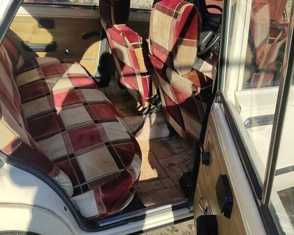 ВАЗ 2101 1988 в Турийск на Automoto.ua Белый ВАЗ 2101, объемом двигателя 1.2 л и пробегом 114 тыс. км за 900 $, фото 4 на Automoto.ua