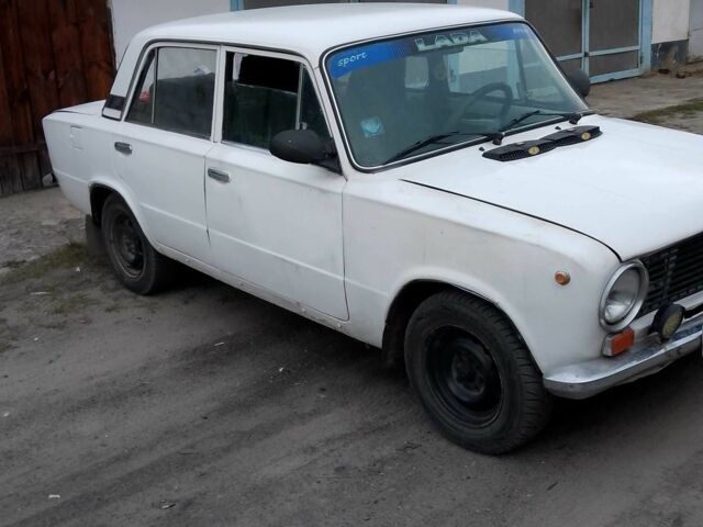 ВАЗ 2101 1989 в Славуте на Automoto.ua Белый ВАЗ 2101, объемом двигателя 0 л и пробегом 50 тыс. км за 550 $, фото 2 на Automoto.ua