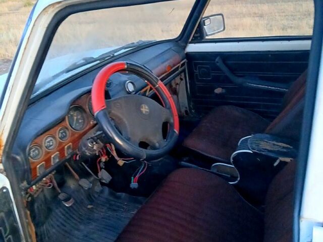 Белый ВАЗ 2101, объемом двигателя 1.3 л и пробегом 369 тыс. км за 380 $, фото 6 на Automoto.ua