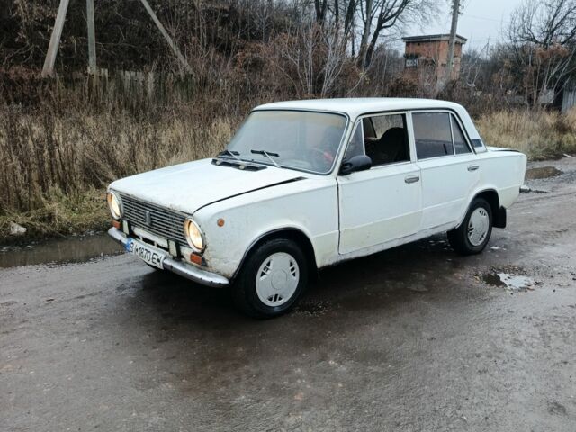 Белый ВАЗ 2101, объемом двигателя 1 л и пробегом 1 тыс. км за 391 $, фото 1 на Automoto.ua