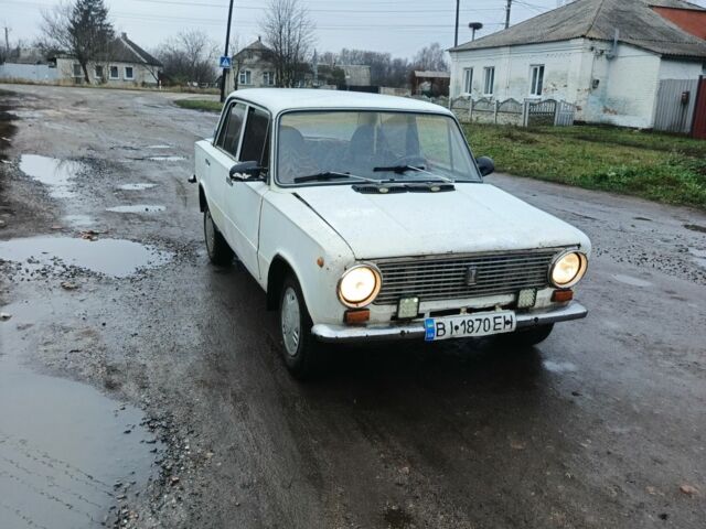 Белый ВАЗ 2101, объемом двигателя 1 л и пробегом 1 тыс. км за 391 $, фото 10 на Automoto.ua