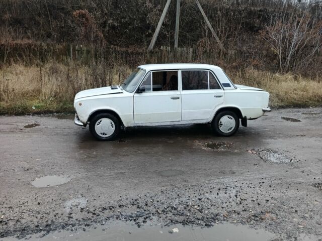 Белый ВАЗ 2101, объемом двигателя 1 л и пробегом 1 тыс. км за 391 $, фото 2 на Automoto.ua