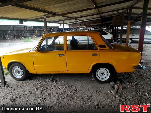 Белый ВАЗ 2101, объемом двигателя 1.7 л и пробегом 300 тыс. км за 500 $, фото 3 на Automoto.ua