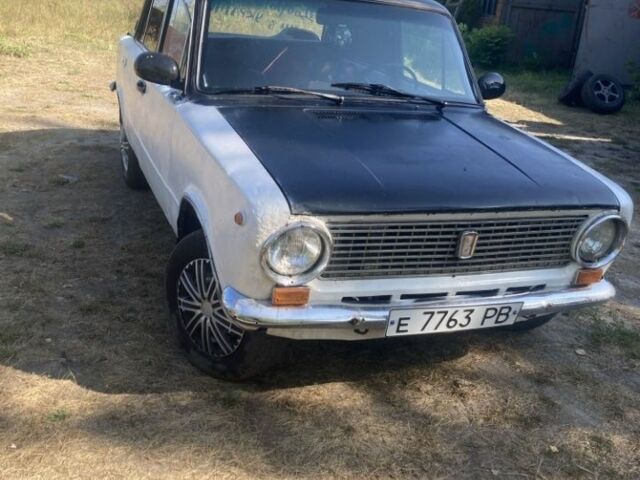 Белый ВАЗ 2101, объемом двигателя 6 л и пробегом 933 тыс. км за 264 $, фото 3 на Automoto.ua