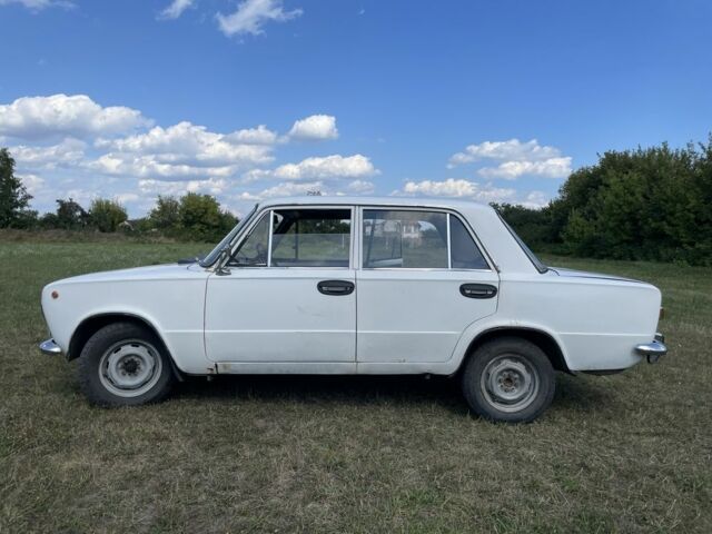 Белый ВАЗ 2101, объемом двигателя 1.2 л и пробегом 150 тыс. км за 1000 $, фото 1 на Automoto.ua