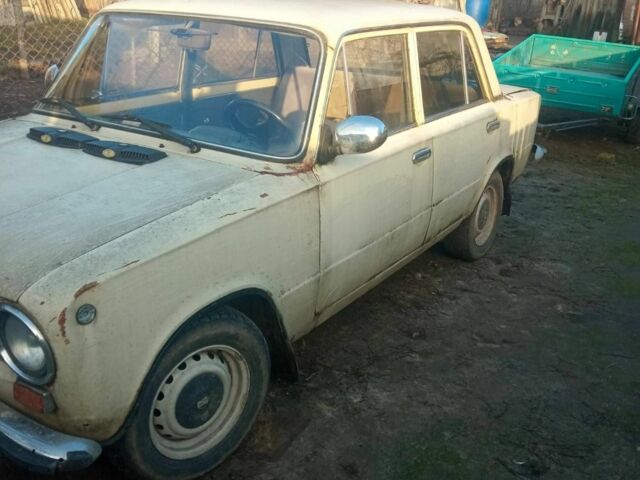 Бежевый ВАЗ 2101, объемом двигателя 3 л и пробегом 2 тыс. км за 356 $, фото 1 на Automoto.ua