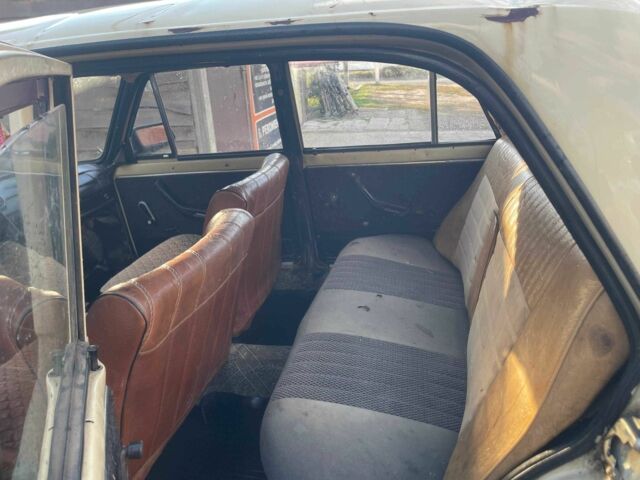 Бежевый ВАЗ 2101, объемом двигателя 1.3 л и пробегом 136 тыс. км за 343 $, фото 6 на Automoto.ua