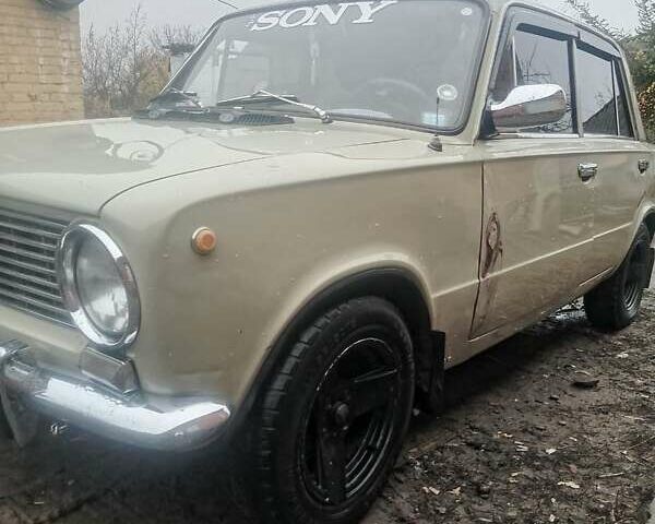 Бежевый ВАЗ 2101, объемом двигателя 1.2 л и пробегом 100 тыс. км за 1000 $, фото 2 на Automoto.ua
