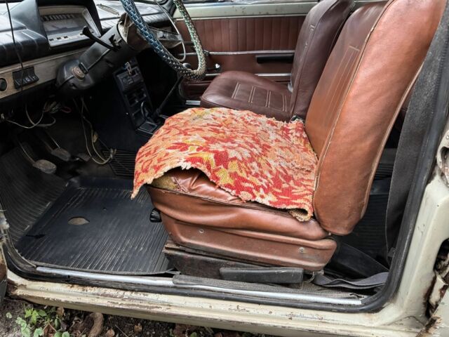 Бежевый ВАЗ 2101, объемом двигателя 1.5 л и пробегом 84 тыс. км за 238 $, фото 5 на Automoto.ua